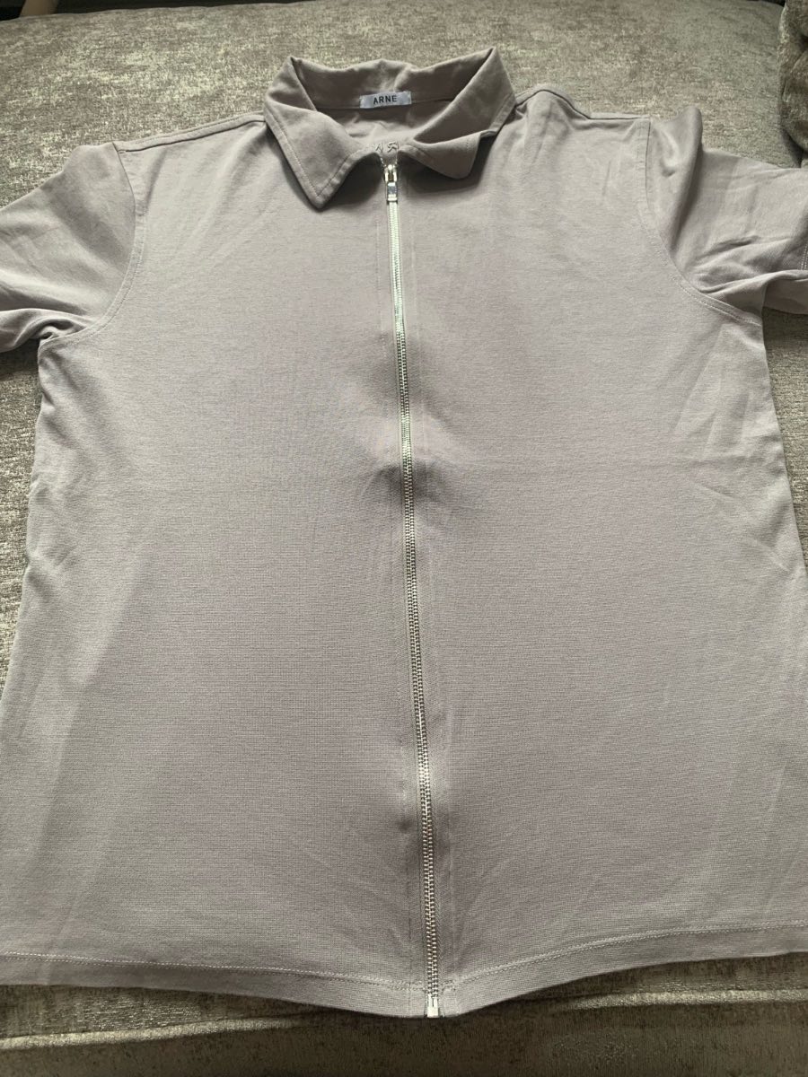 Arne full zip t shirt.