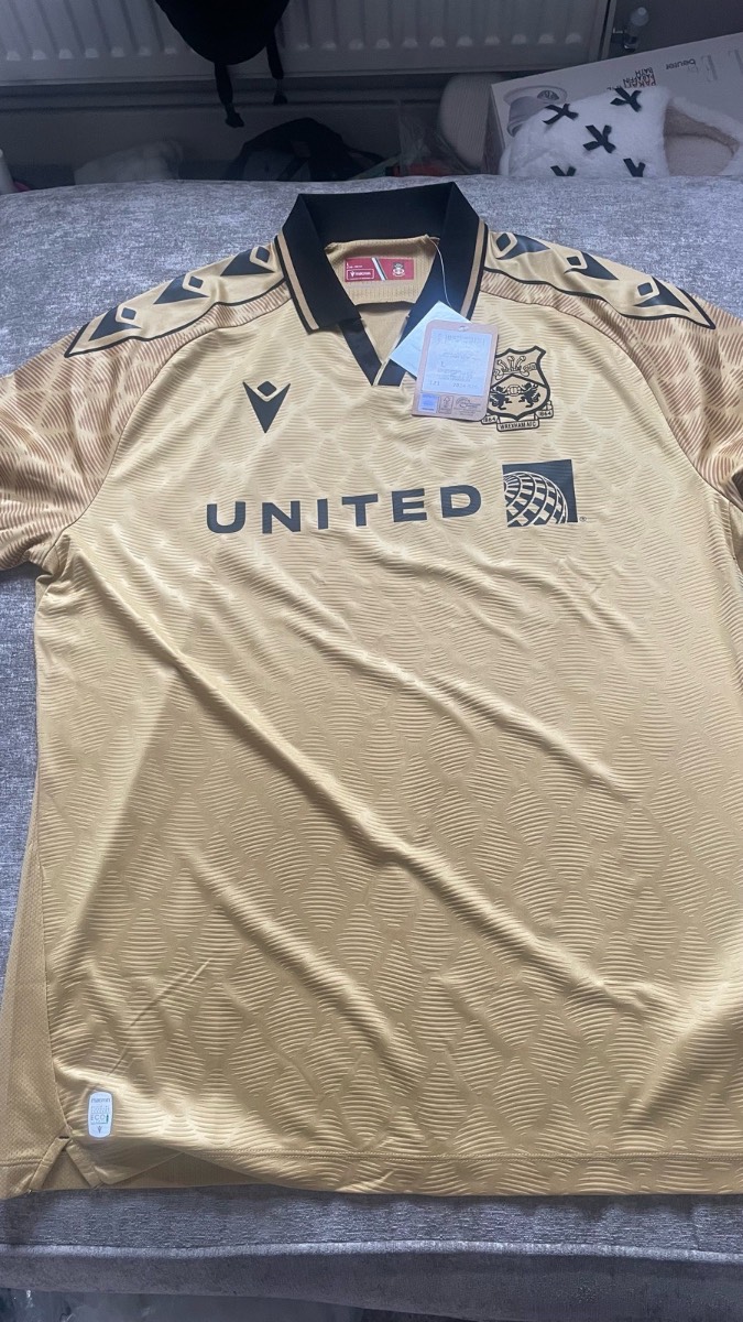 Wrexham AFC 24/25 third jersey