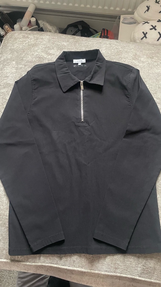Arne quarter zip black shirt