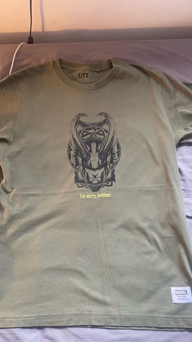 Uniqlo marvel Loki t shirt