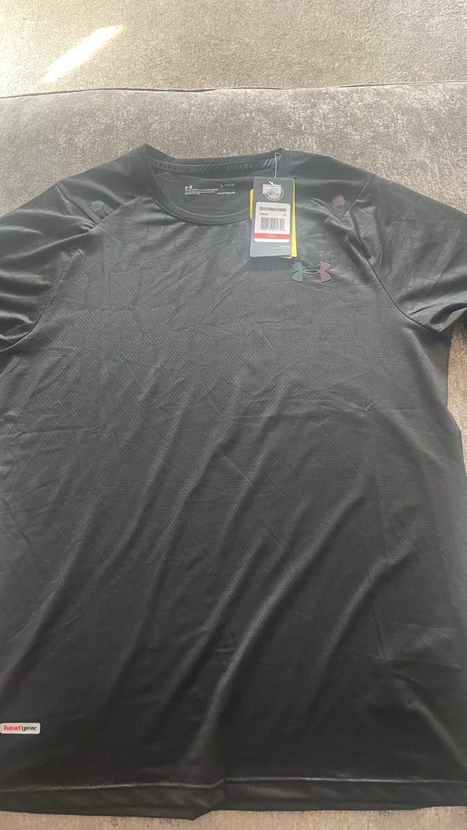 Under armour t shirt.