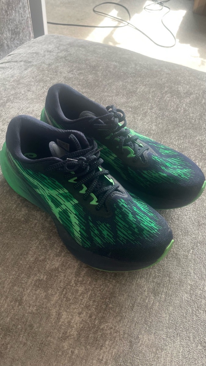 ASICS novablast 3
