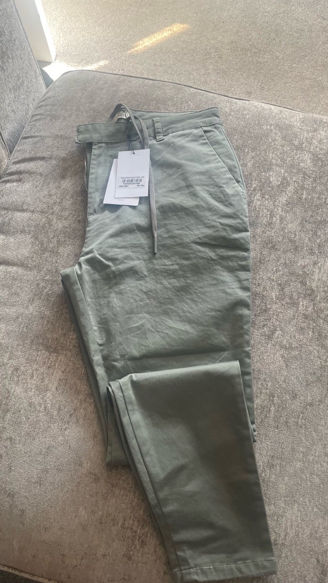 Arne tailored chino trouser in olive