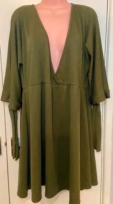 Boohoo Khaki Plunge Smock Dress – Size UK 18