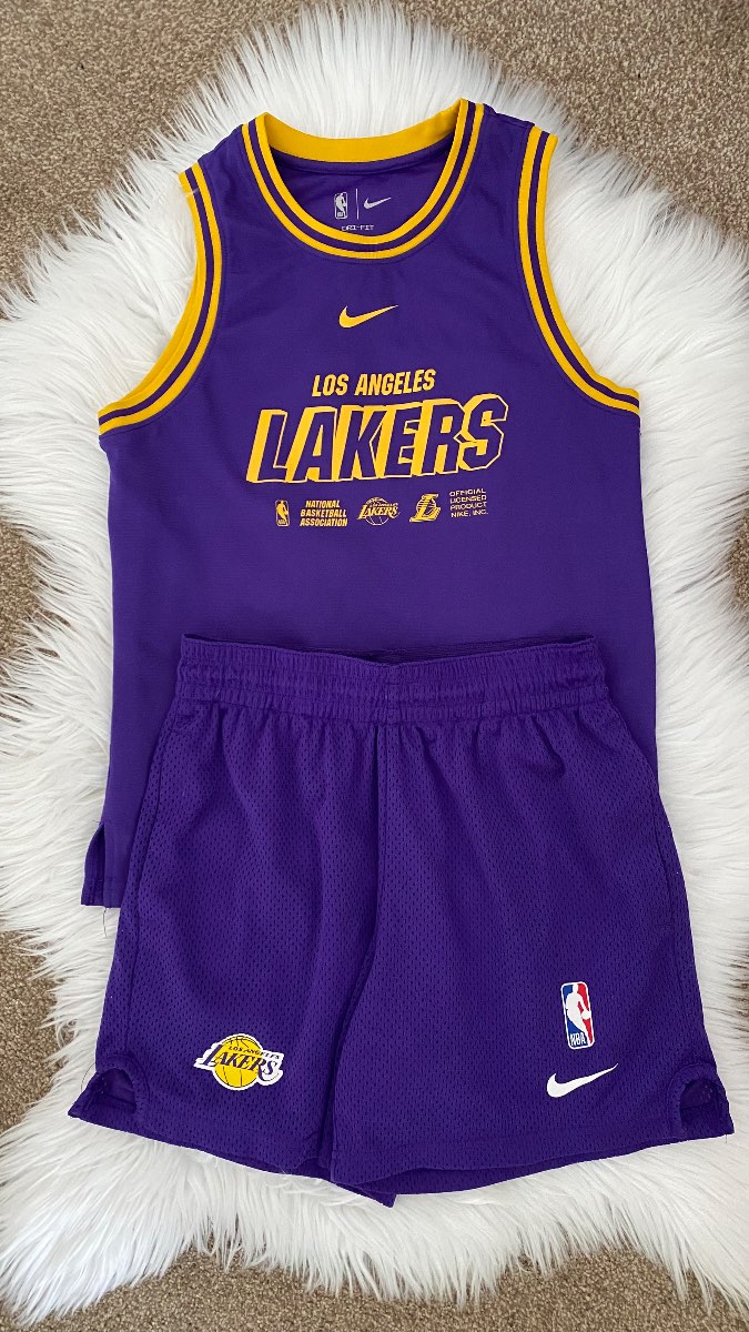 Basketball jerseys 150-160cm size on the label