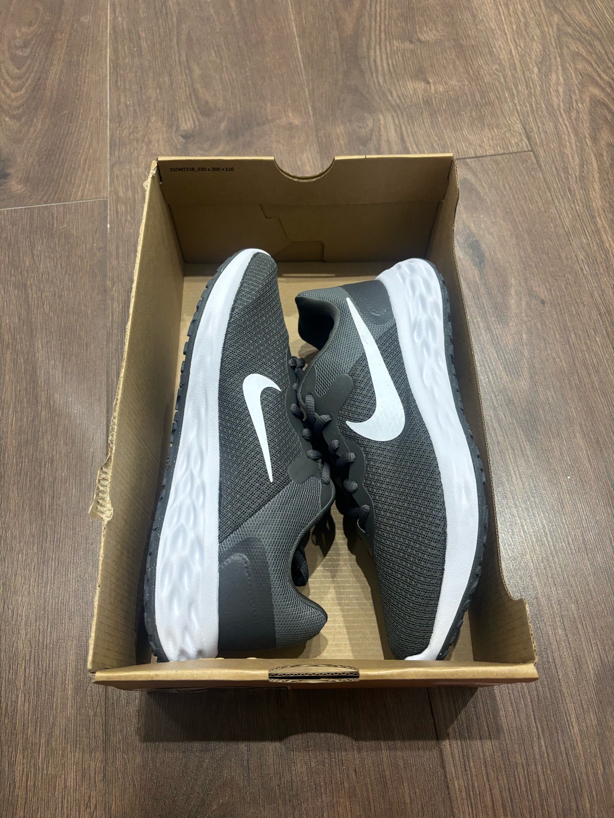 Nike Revolution 6NN Size 5.5