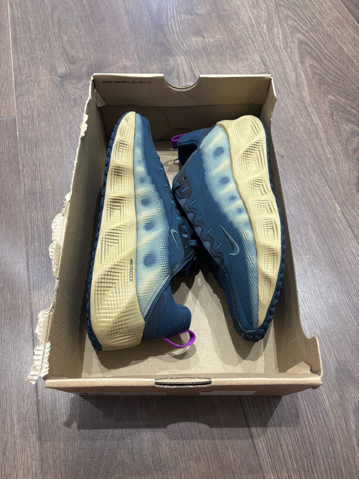 Nike AKA Rover Size 5.5