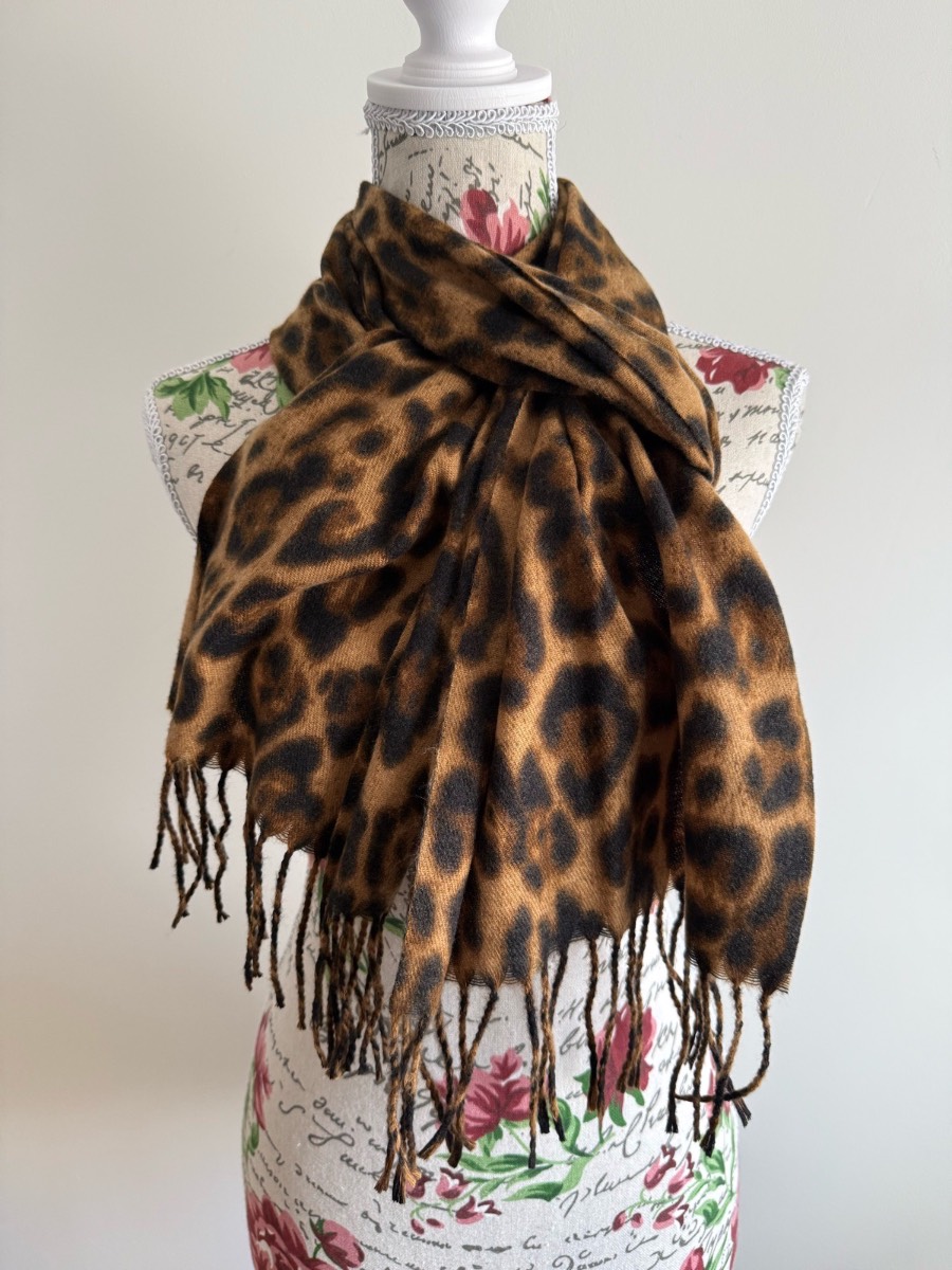 Elegant Leopard Print Scarf – Black & Brown
