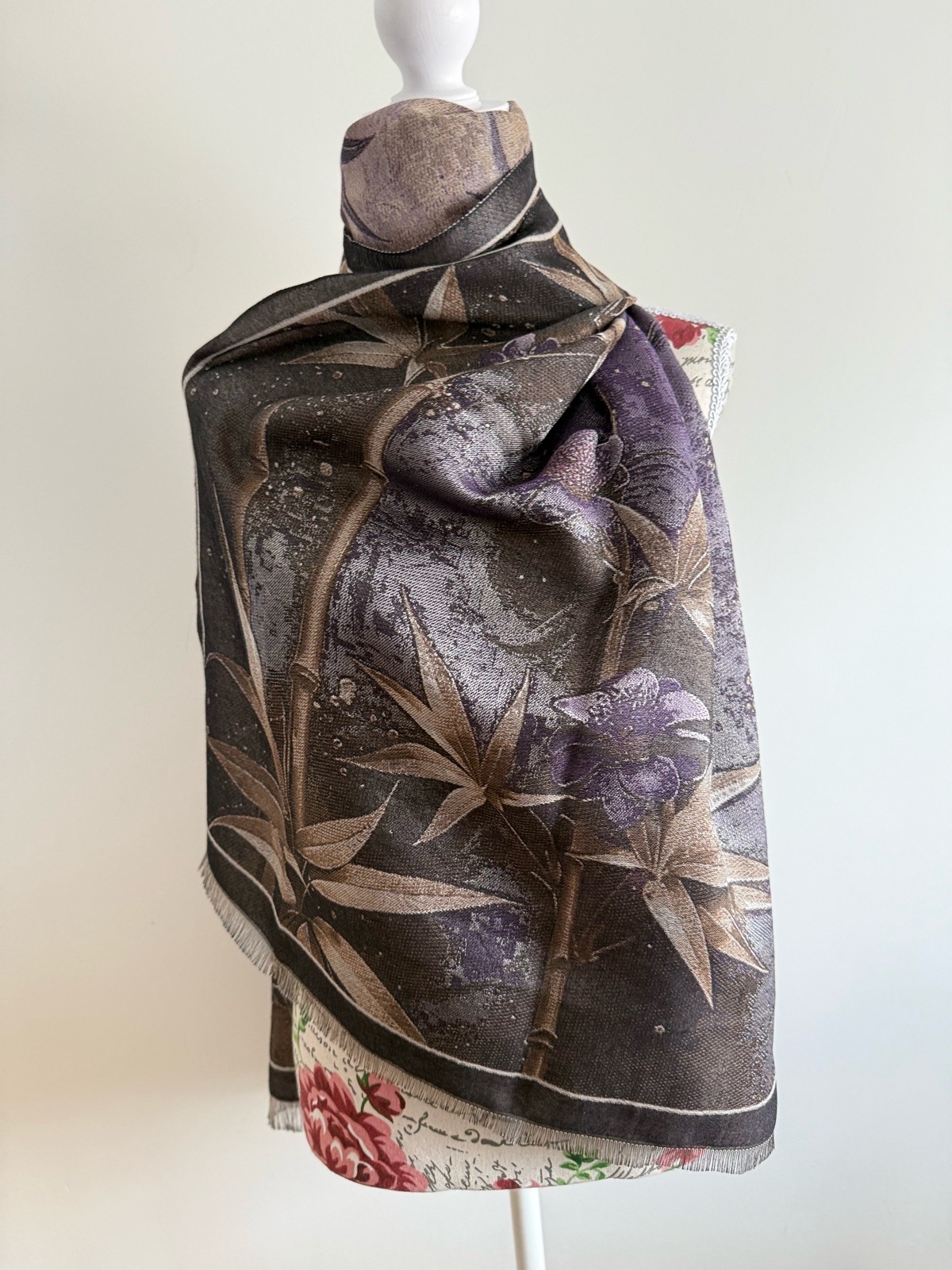 Beautiful vintage scarf with a beautiful design