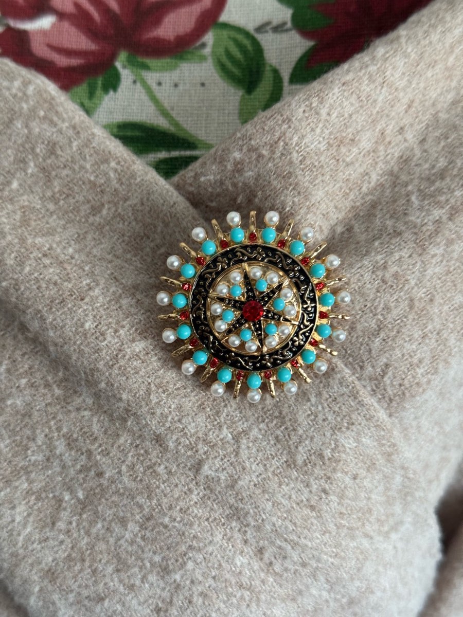 Retro Court Style Brooch Flower Pin