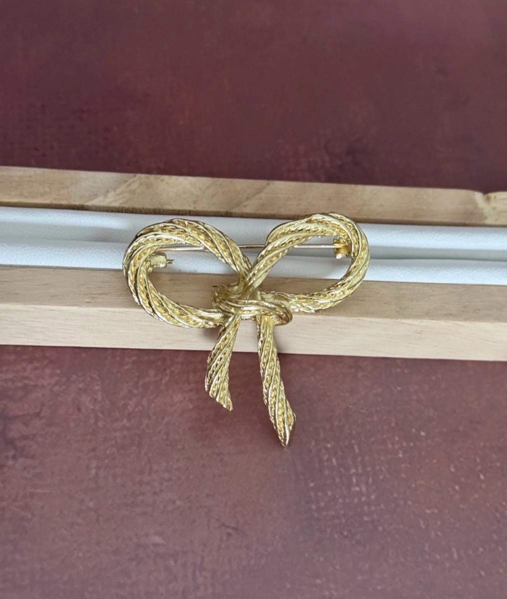 Vintage Golden Tone Bow Brooch