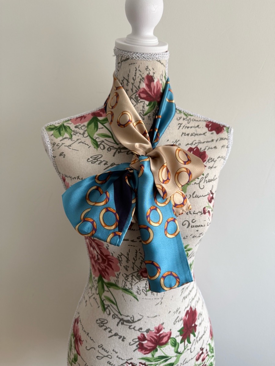 Elegant Circle Print Narrow Scarf