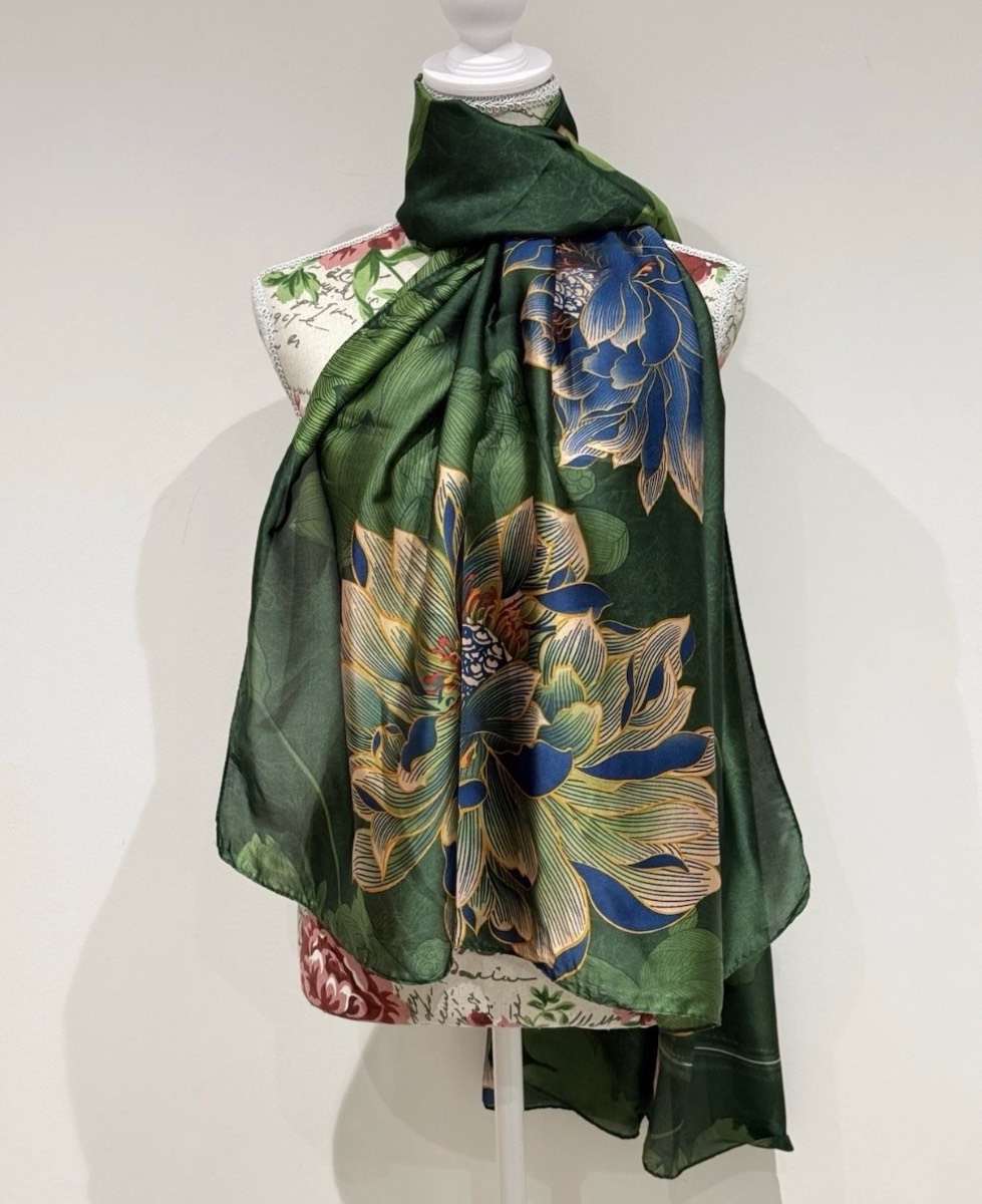 Fashionable Printed Iris Scarf