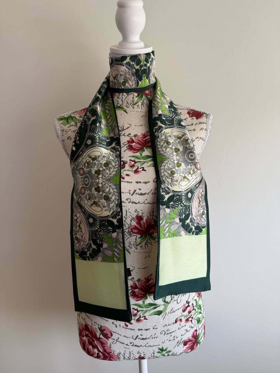 Elegant bohemian-style printed scarf