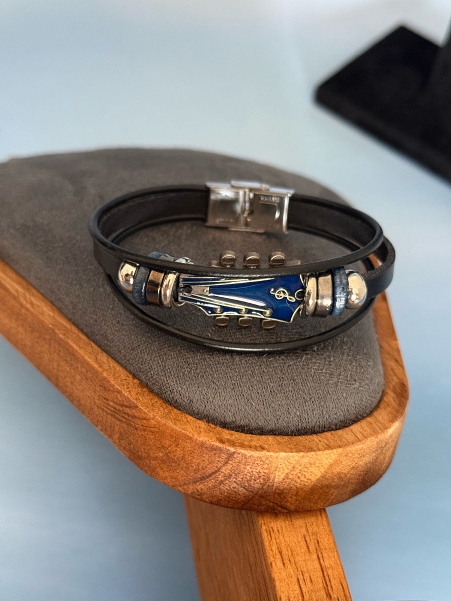 Blue Guitar PU Leather Bracelet – Cool & Trendy Style for Music Lovers