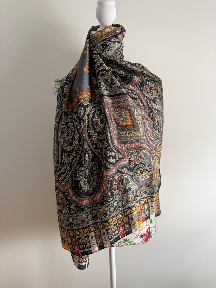 Classic Paisley Scarf