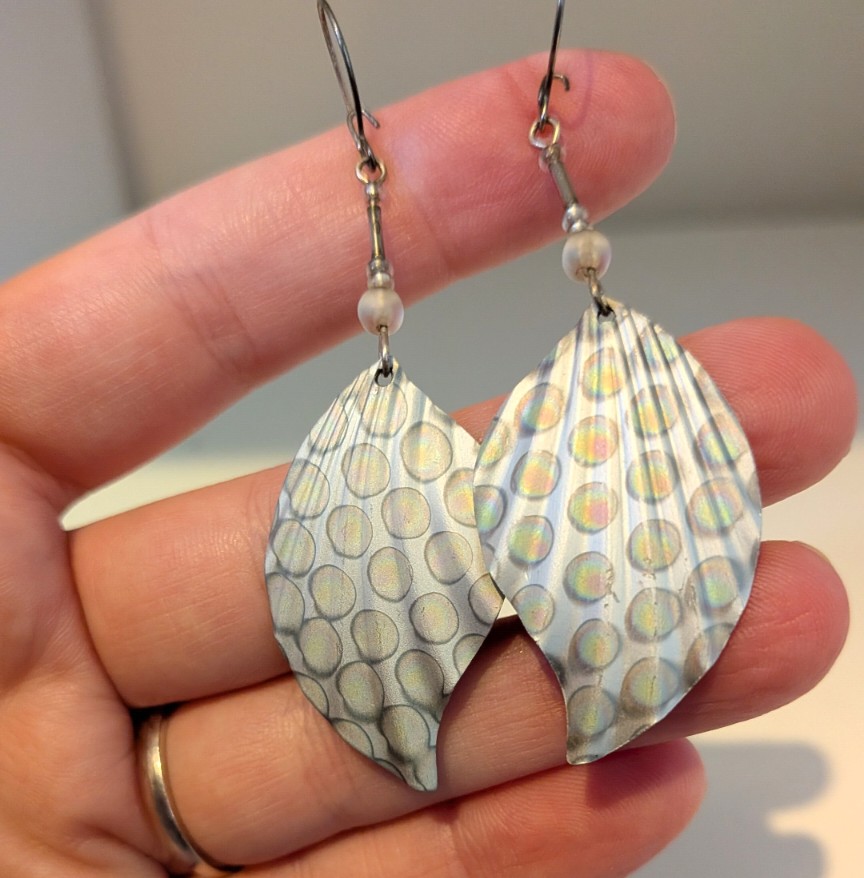 Vintage-style Iridescent Leaf Dangle Earrings – Rainbow Effect