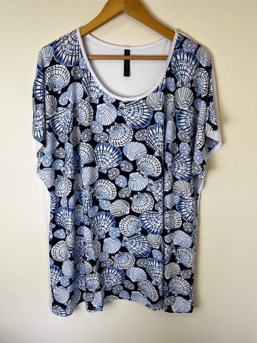 Yours Curvy Seashell Print T-Shirt Top - Blue / White - UK 26/28 (Brand New in Packaging)