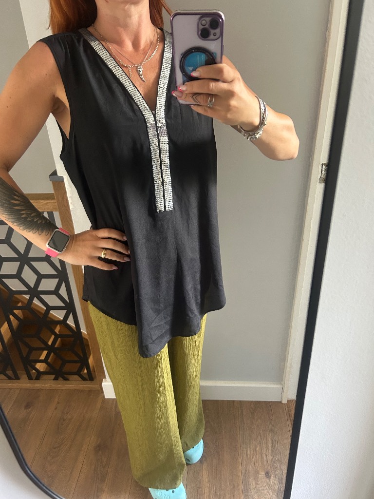 Sleeveless top