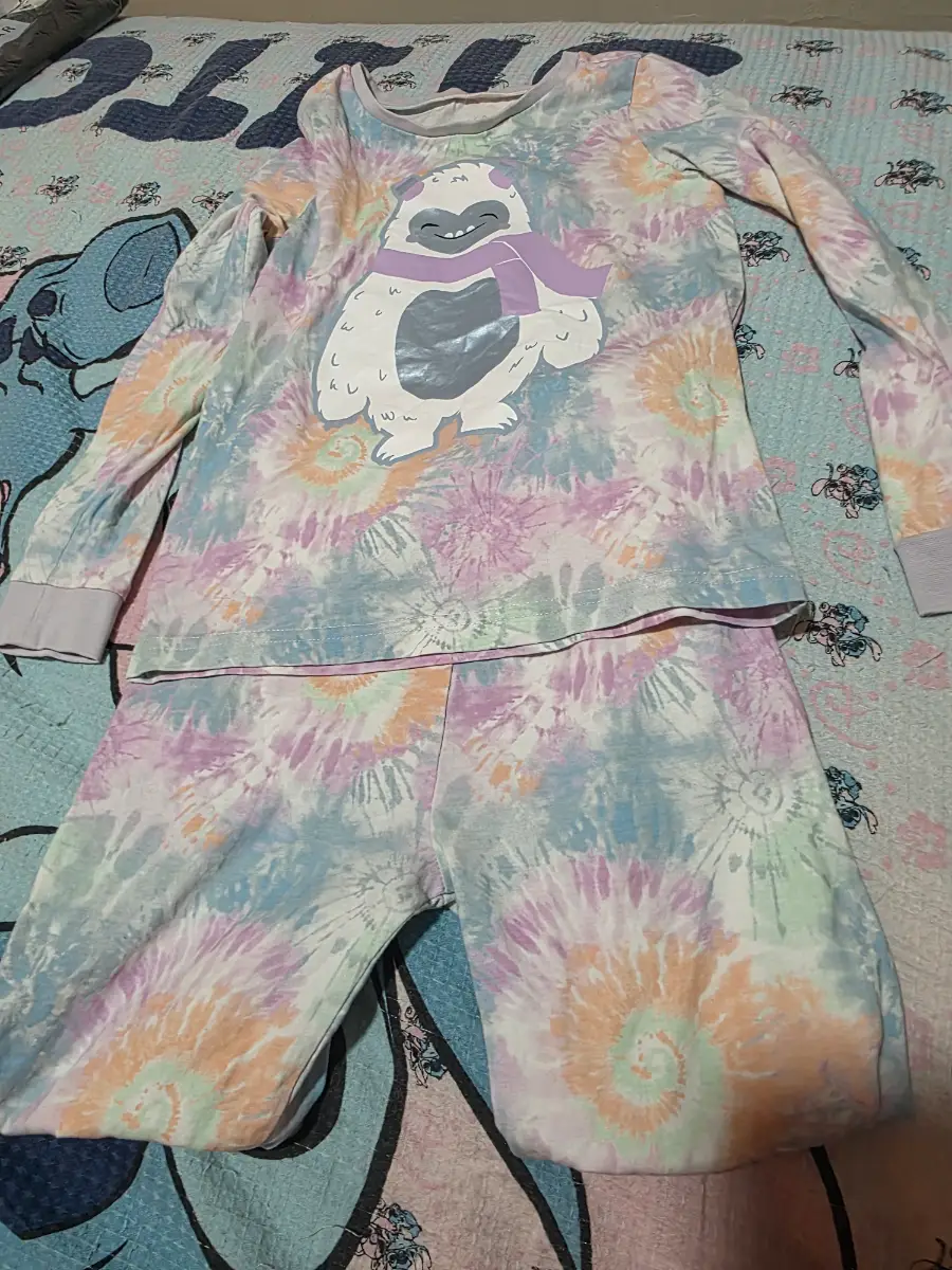 Girls pyjamas 7-8yrs