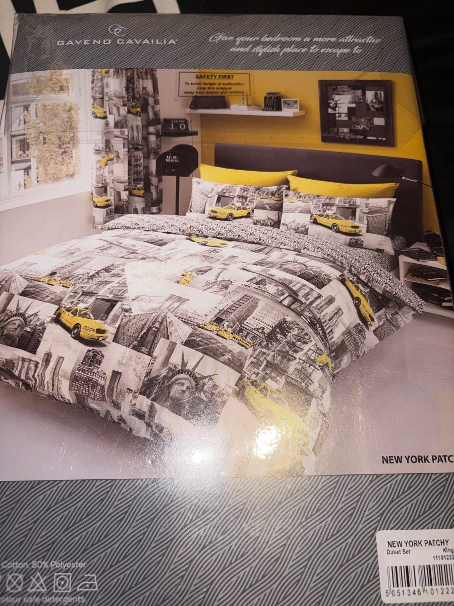 Brand new king size duvet set yellow taxi