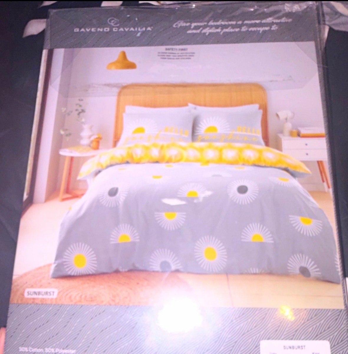 Brand new king size duvet set in sunburst