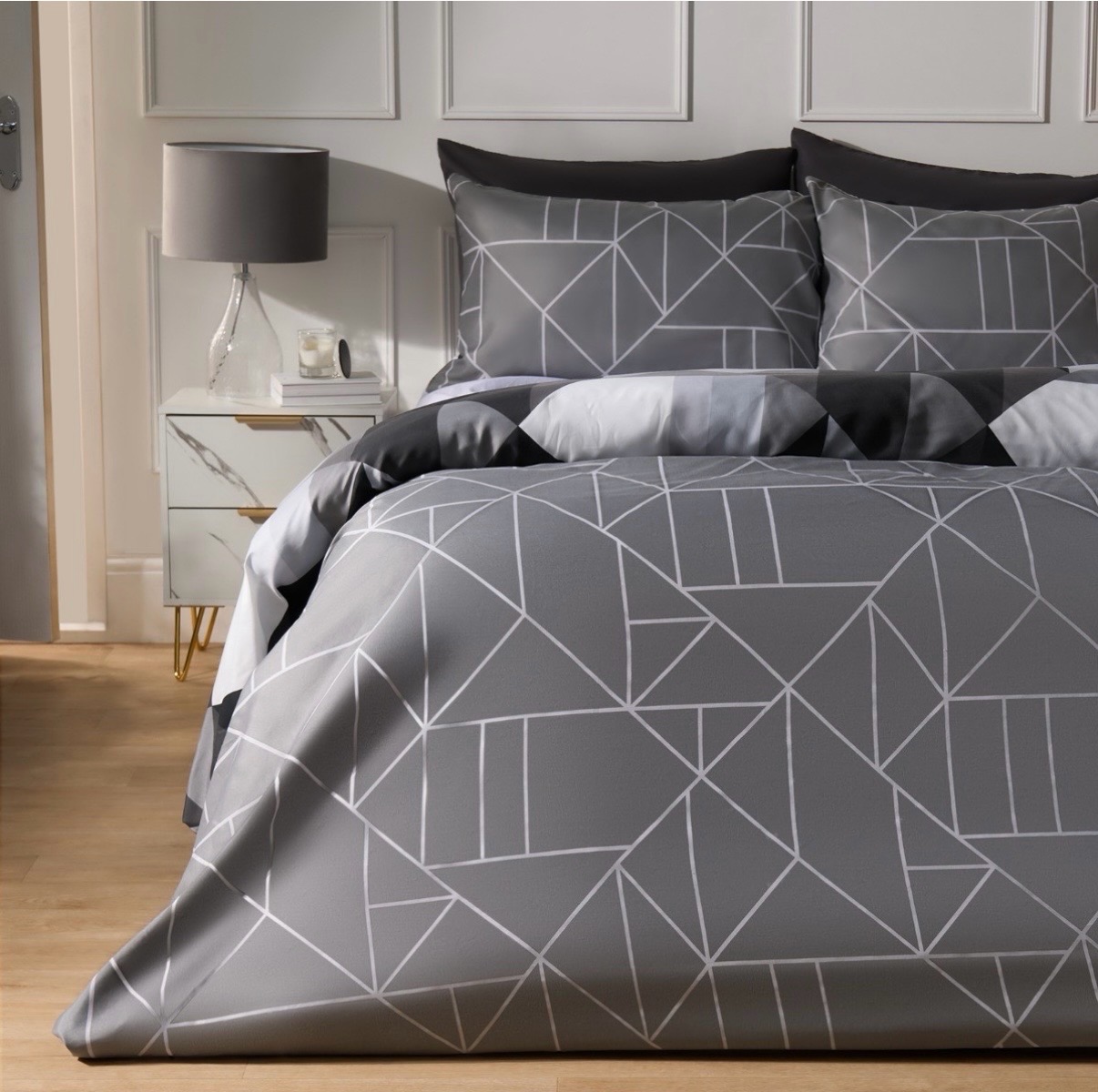 Double reversible grey white black duvet set