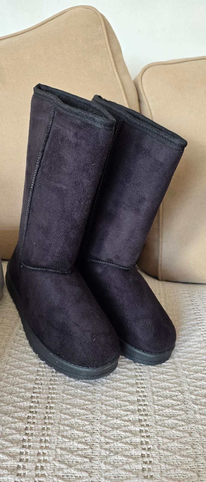 Stunning mid calf winter boots