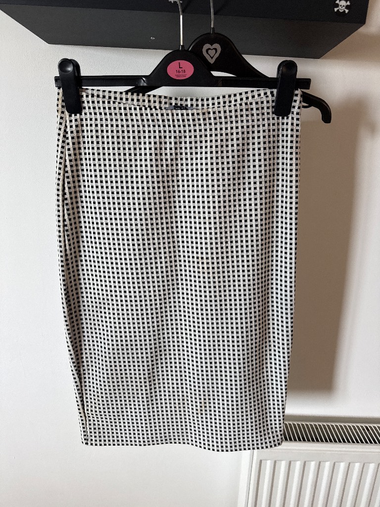 Pencil skirt