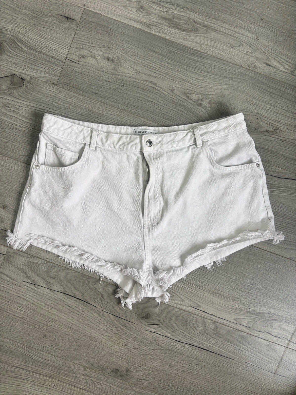 Primark White Denim Frayed Hem Shorts UK 18