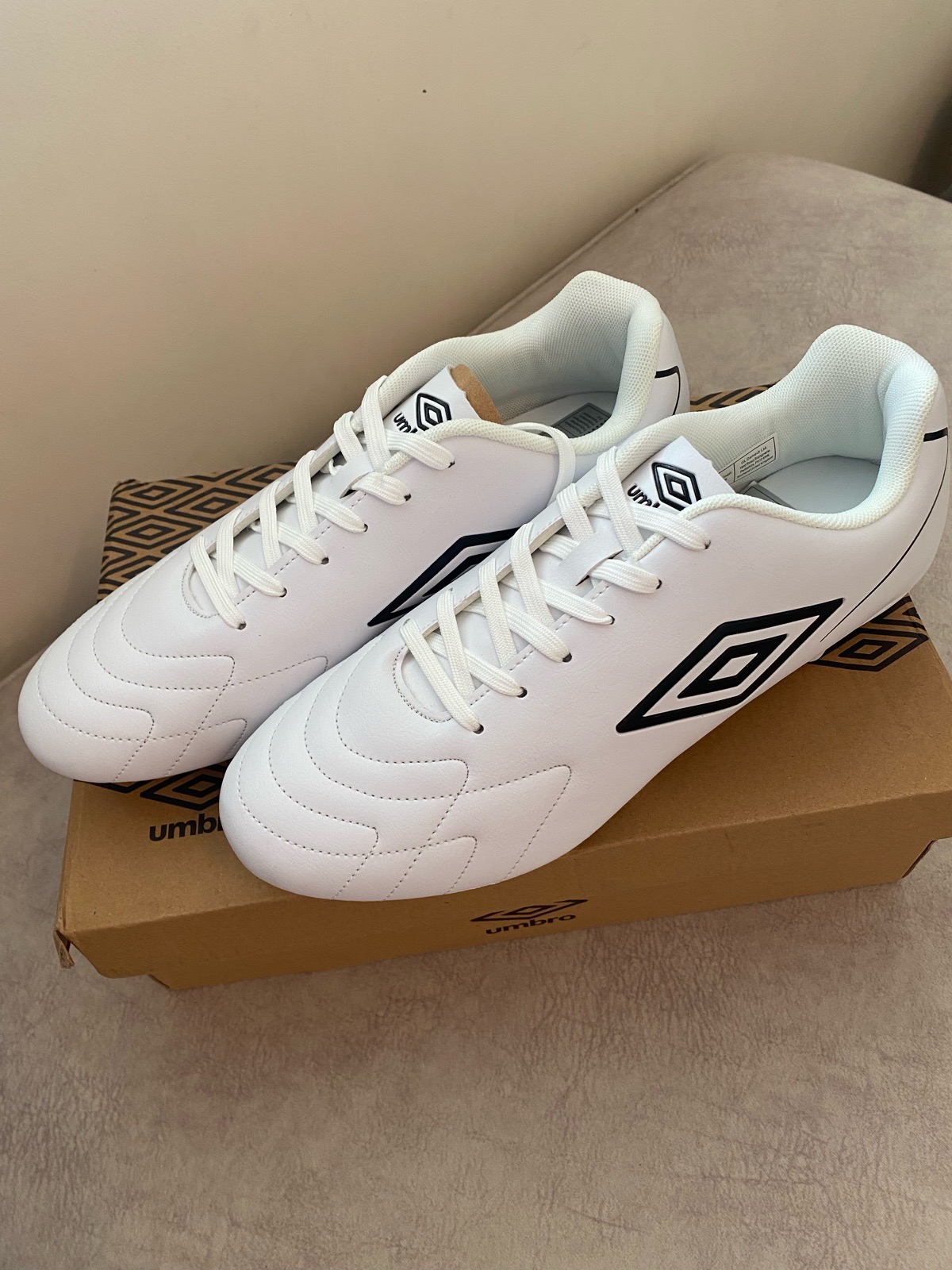 Umbro Attaccante FG Men's Football Boots White Black UK 10 EU 45 Brand New In Box