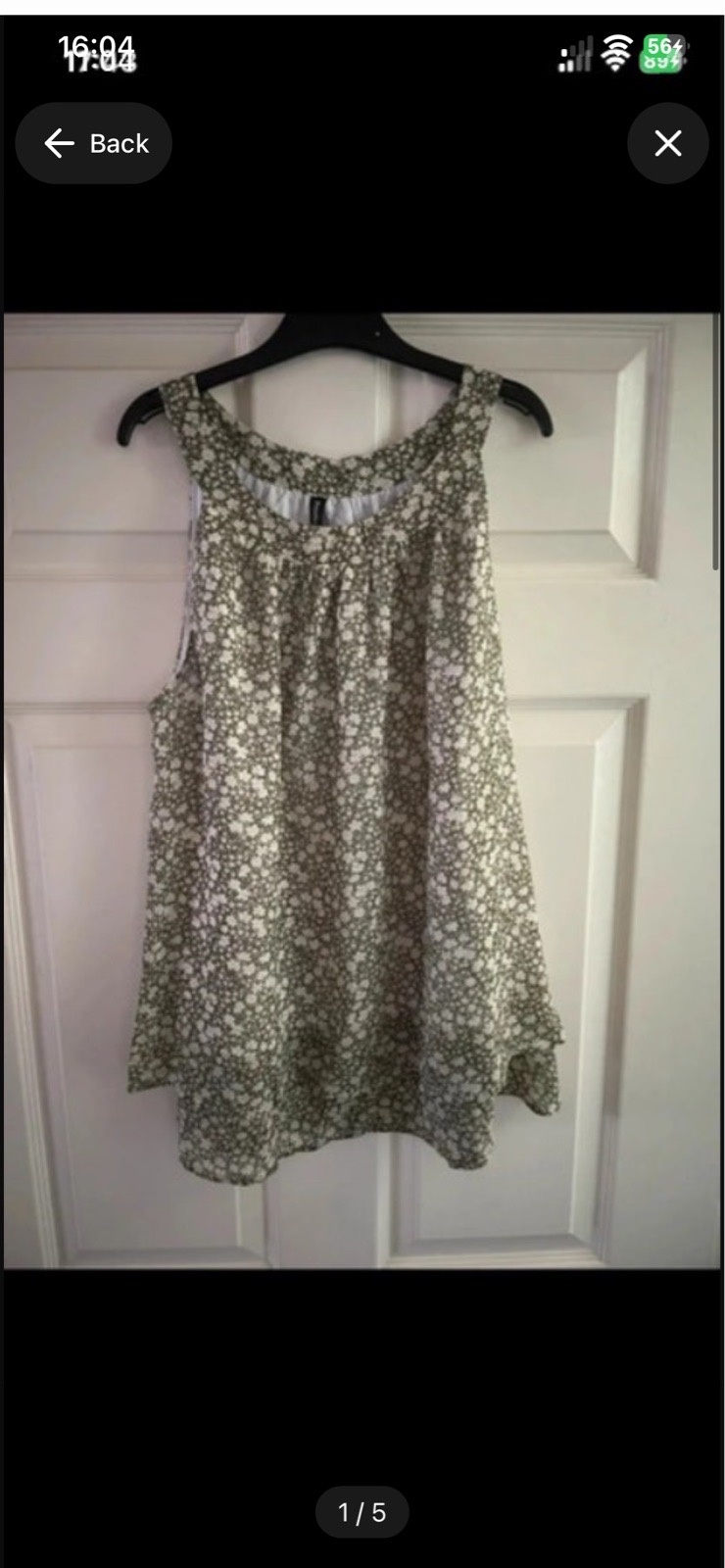 prinstory green top with flowers in size large