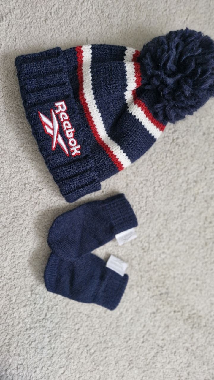 Winter hat with gloves 6-12 months Reebok