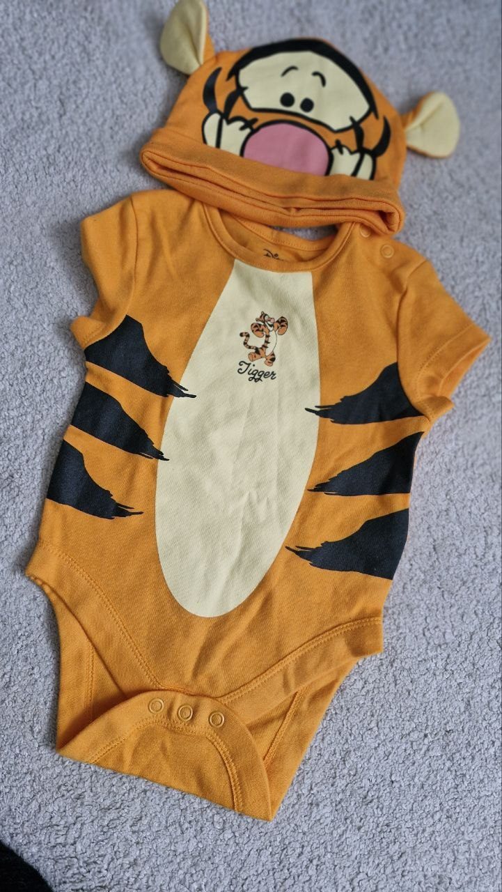 Disney tiger baby set with hat 3-6 months