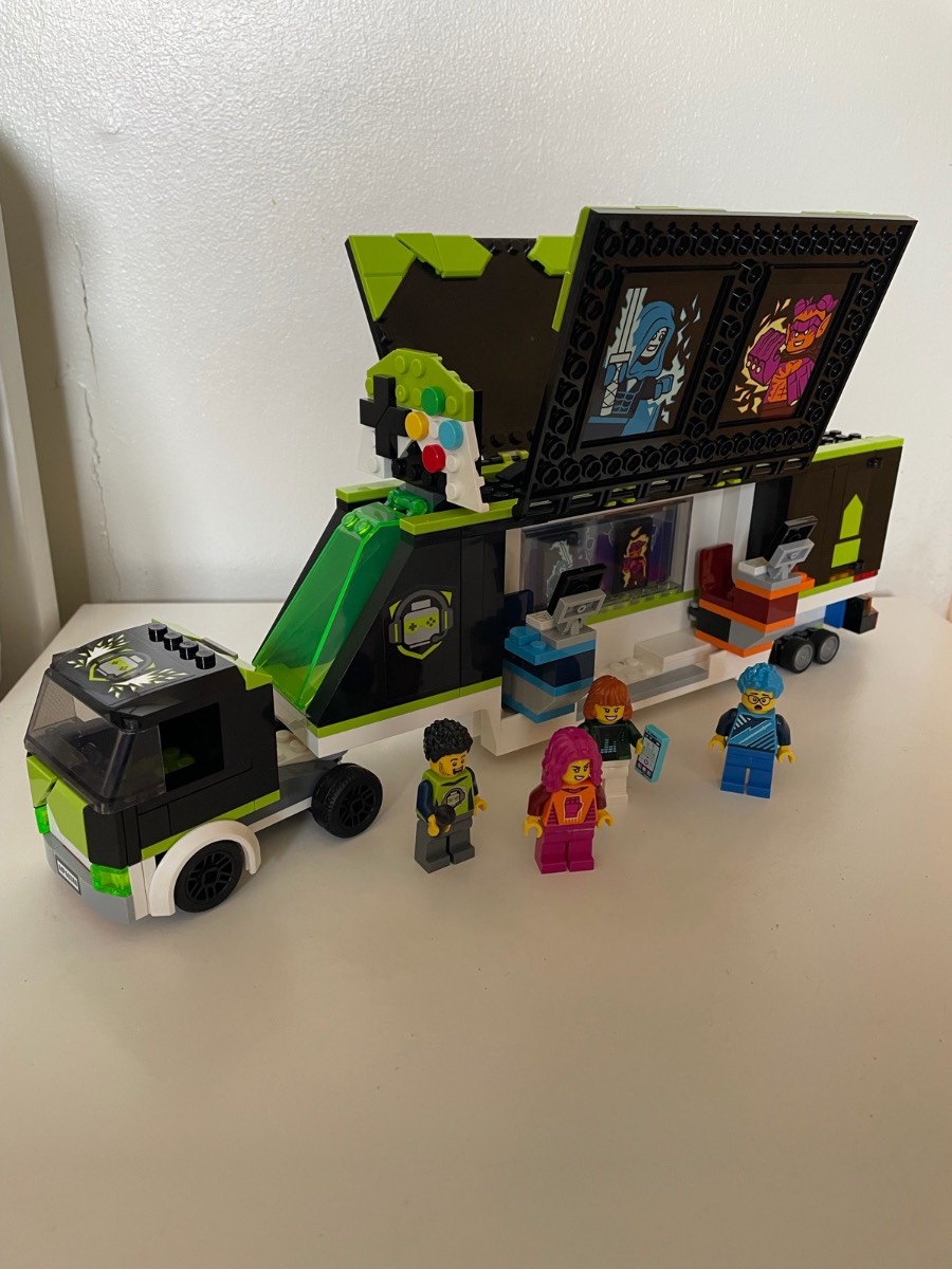 Lego City: Gaming Tournament Truck (60388)