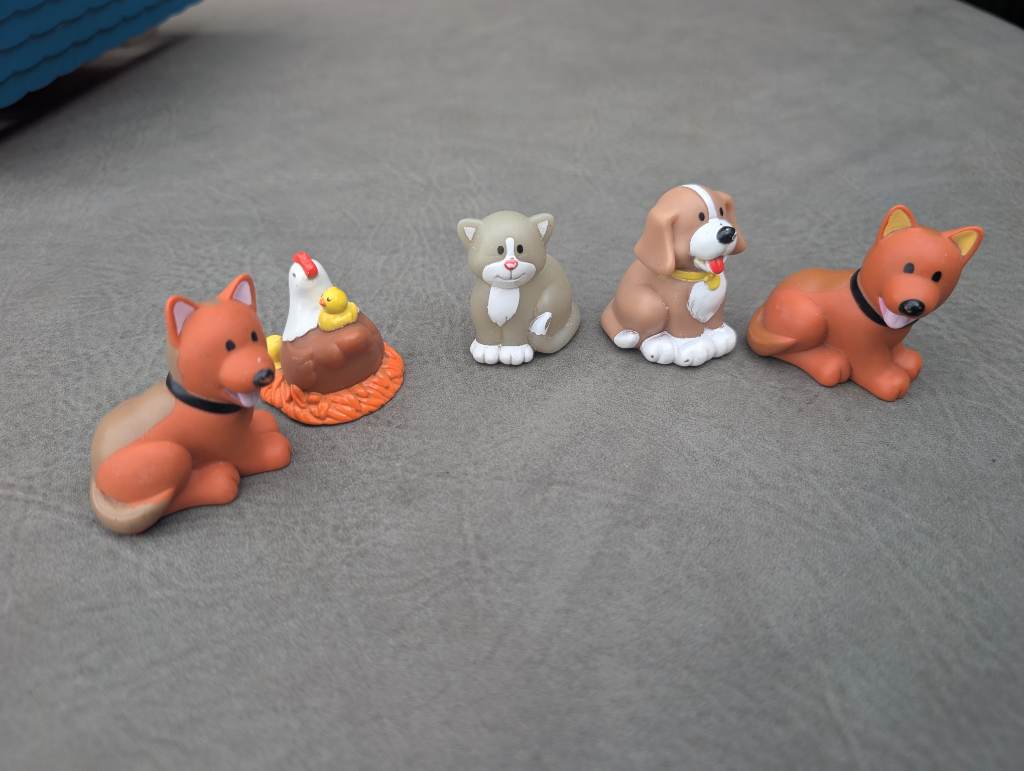 5 happyland ELC animal figures