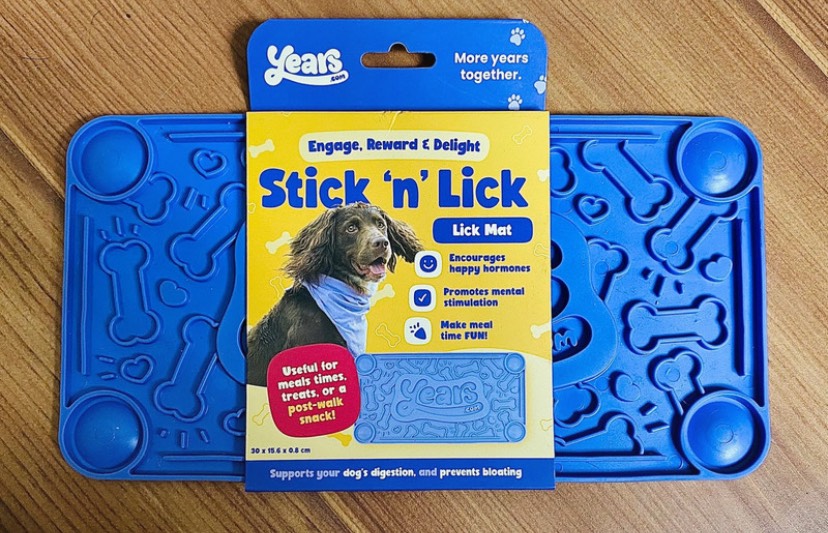 Brand New Years Stick N Lick Dog Lick Mat BPA Free Slow Feeder Enrichment Mat With Suction Cups