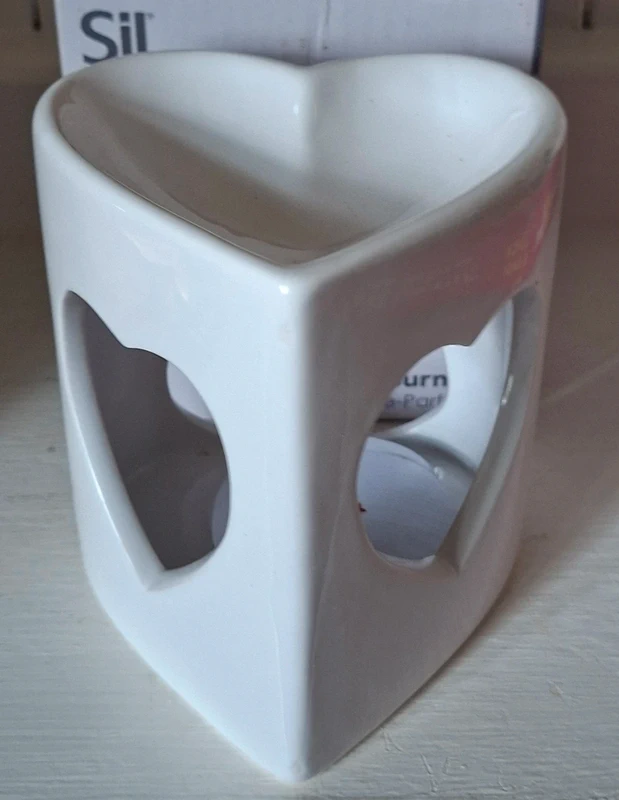 White Ceramic Heart Oil Burner 10cm | Wax Melt Warmer Tealight Holder