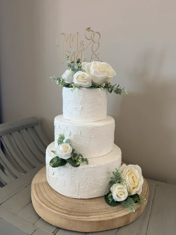Wedding rustic cake flowers ivory roses wooden style Mr & Mrs complete set