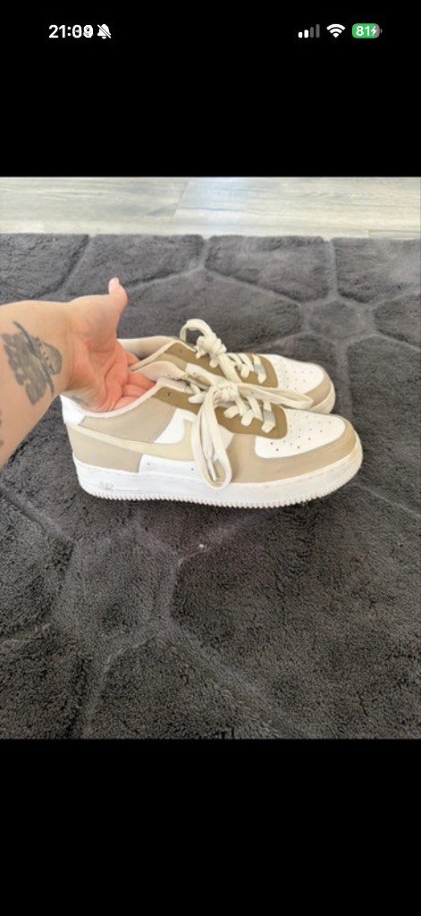 Women’s trainers