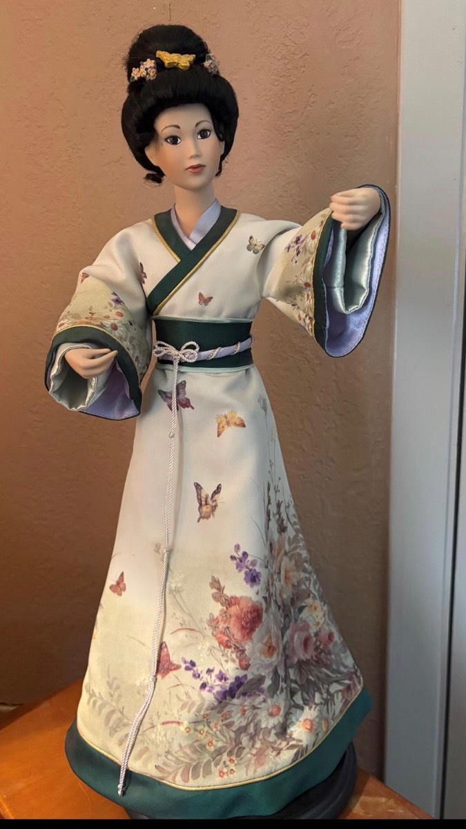 Geisha doll