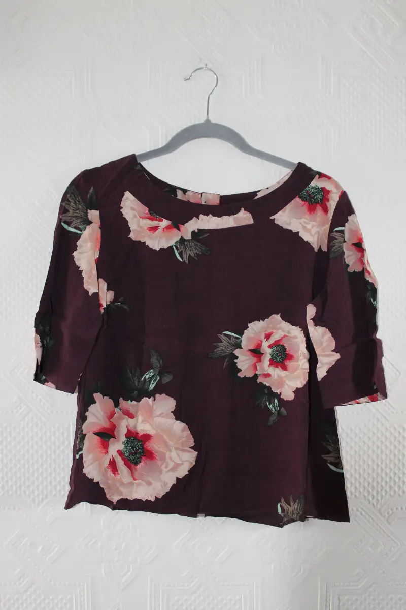 Burgundy Floral Button‑Back Blouse – Approx Size 12 (21)