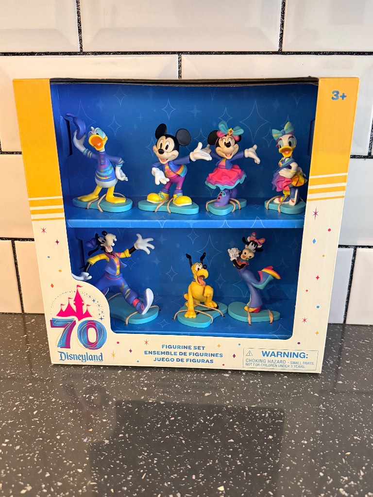 Mickey Mouse and Friends Disneyland 70th Anniversary Figurine Playset  Brand New