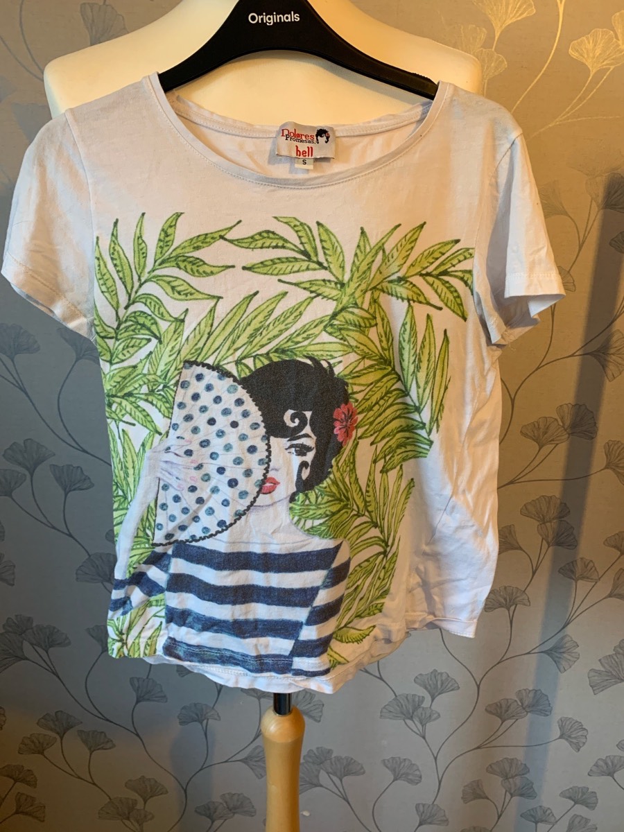 Dolores Promesas White Graphic T-Shirt Small Women’s Tropical Print Cotton Tee