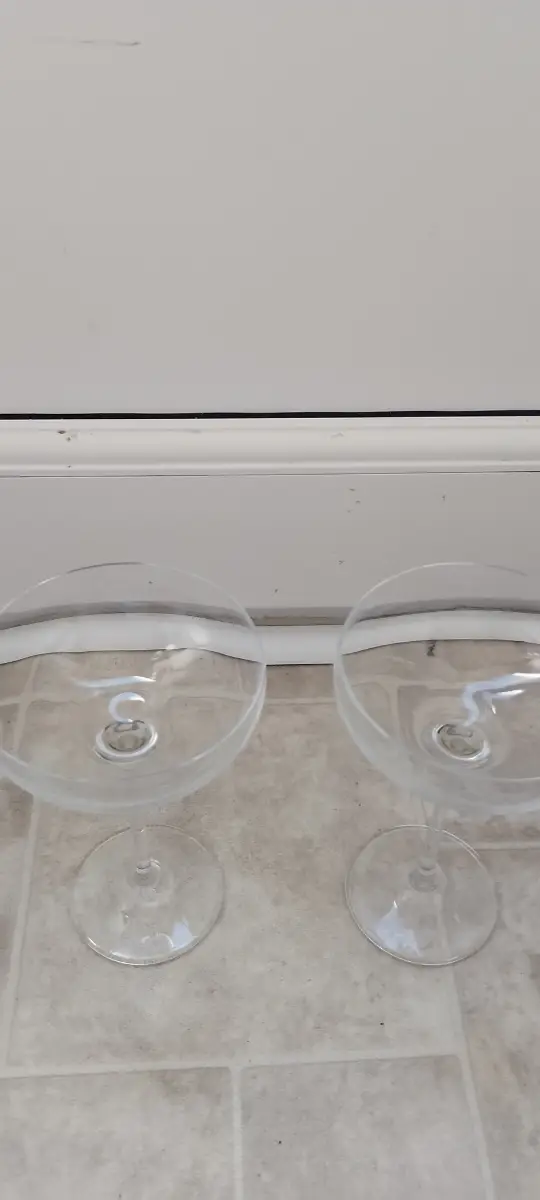 Champagne saucer pair