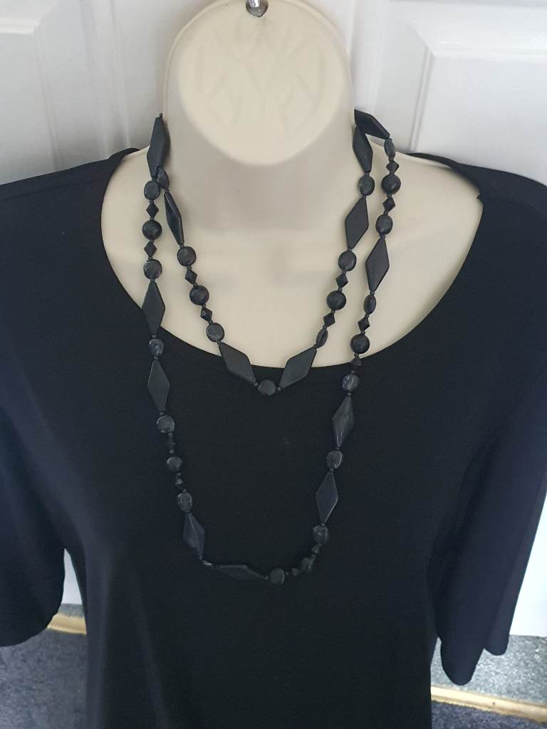 No label black beaded long necklace