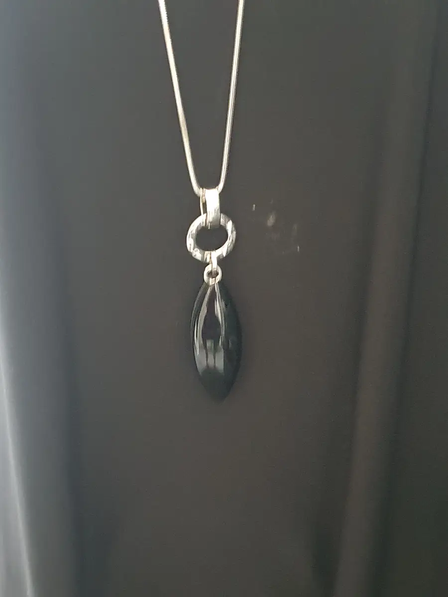 No label black onxn silver colour long necklace