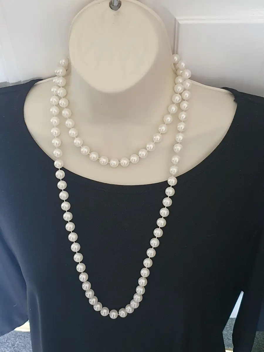 No label white pearl long necklace