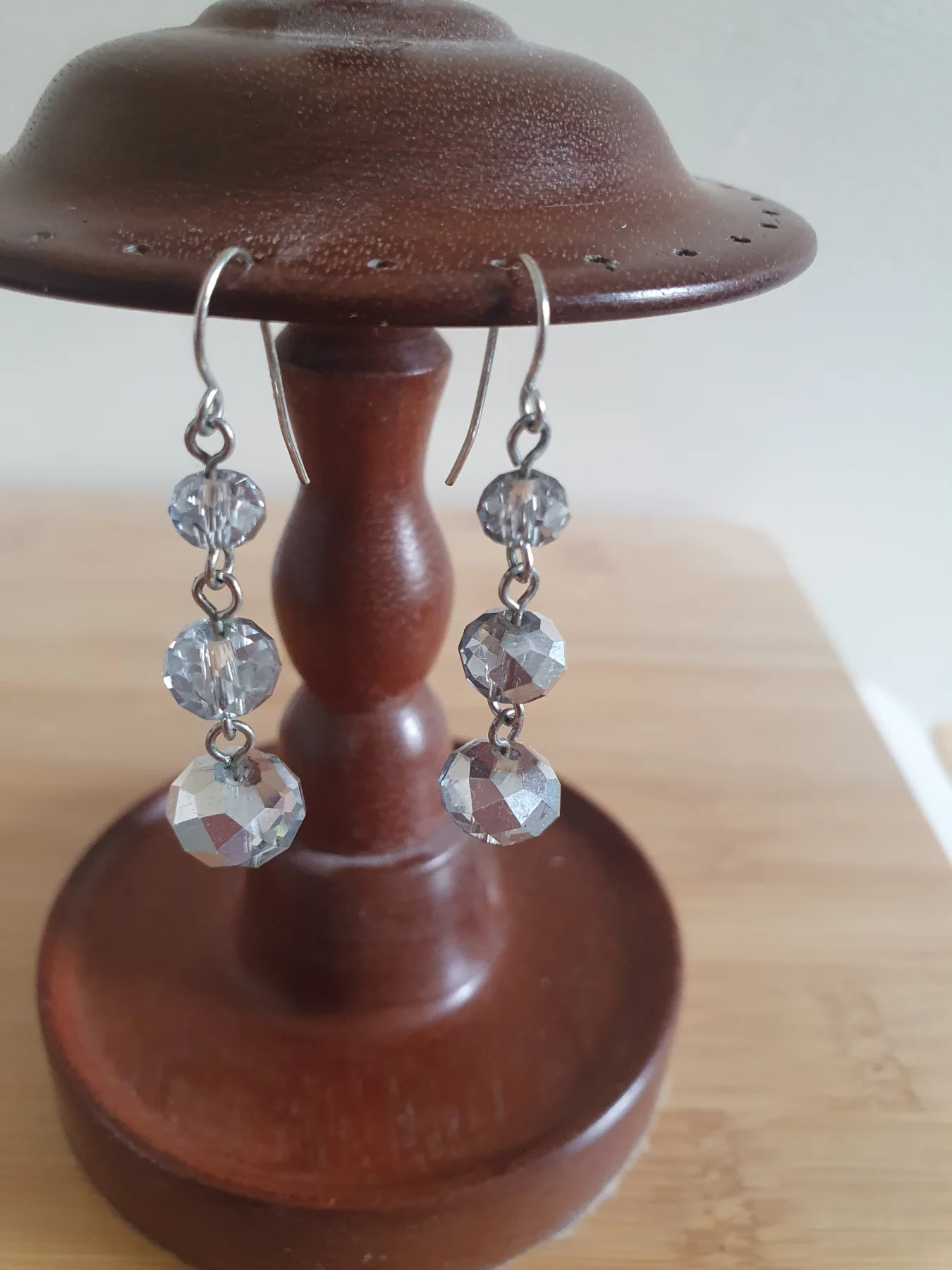 No label crystal drop earrings