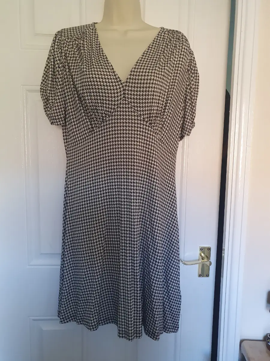 Next black and cream  checked  dress size 12